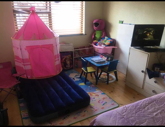 3 bed property to rent in GRASSY PARK
